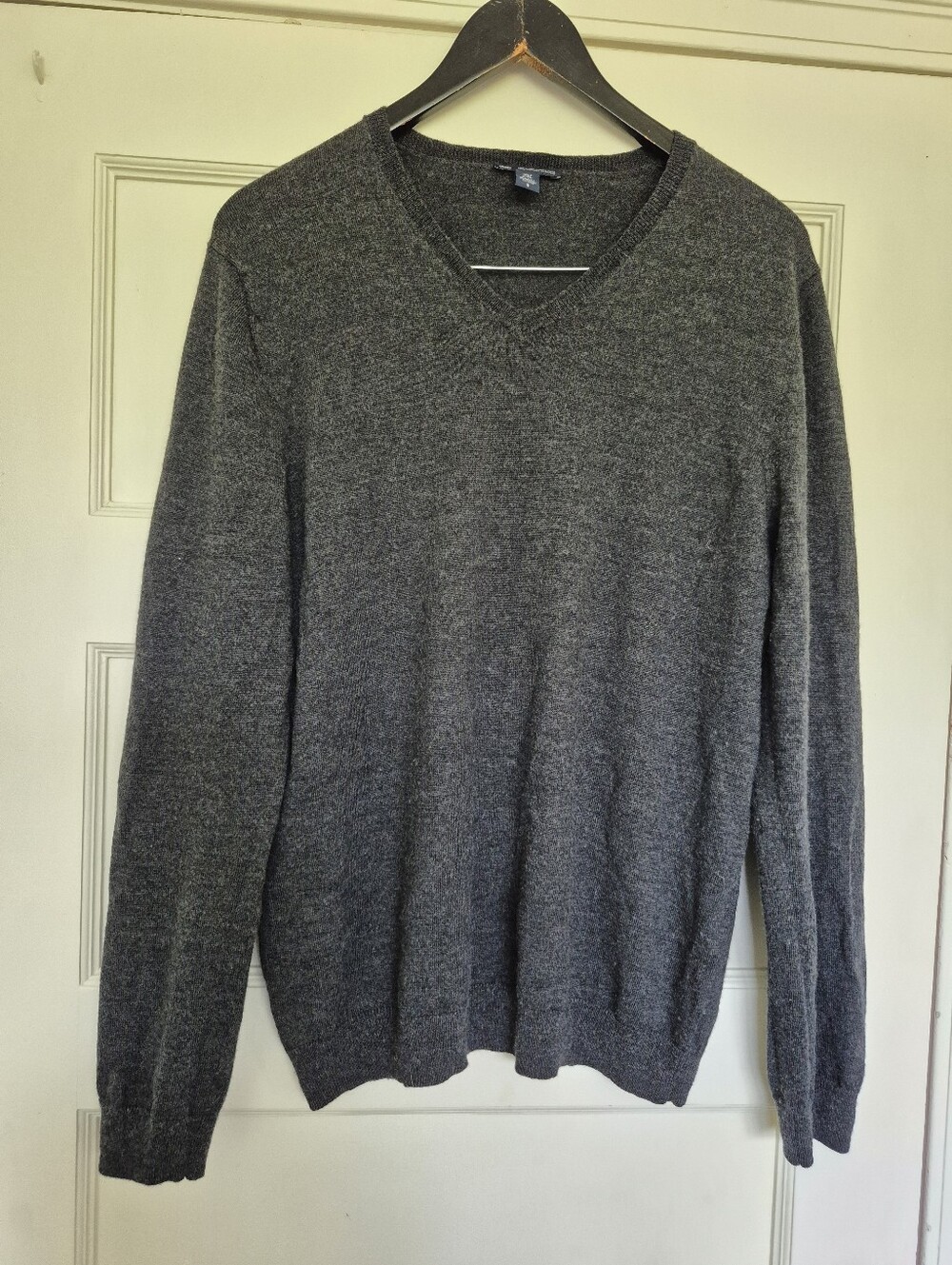 100% Merino Wool Sweater By Gap Dark Grey V Neck Mens Large